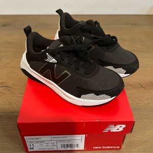 NIB NEW BALANCE SNEAKERS